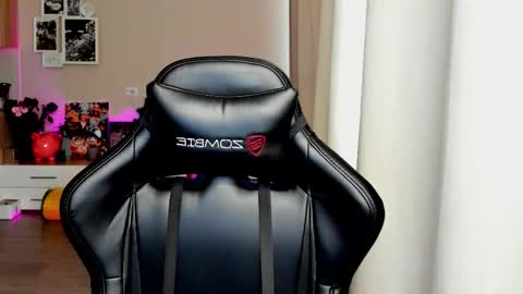 SIA online show from 10-17-25, 02:48