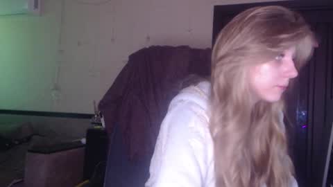 Snapshot of sia_events chatting on 12-19-25, 04:58 Anastasia online show from 12-19-25, 04:58