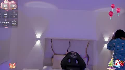 Snapshot of siam_tay chatting on 12-12-24, 10:24 siam online show from 12-12-24, 10:24