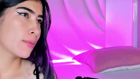 Siara and Zoe tattoo online show from 05-16-26, 12:51