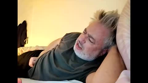 Snapshot of sibemolx chatting on 02-23-26, 11:24 sibemolx online show from 02-23-26, 11:24