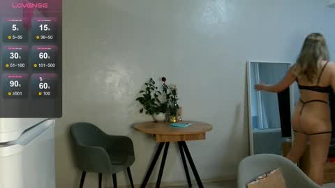 Eva online show from 10-25-25, 01:13