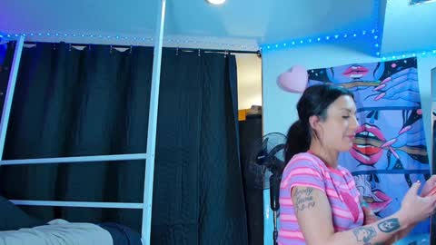 Snapshot of siclianprincess chatting on 03-25-26, 04:46 Miss Meadow Gotti Romano online show from 03-25-26, 04:46