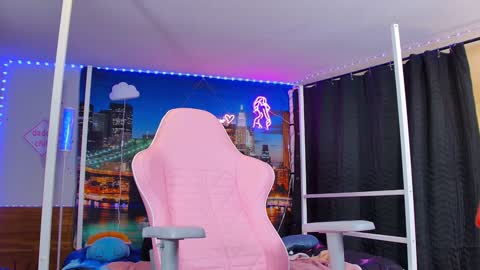 Snapshot of siclianprincess chatting on 03-27-26, 05:12 Miss Meadow Gotti Romano online show from 03-27-26, 05:12