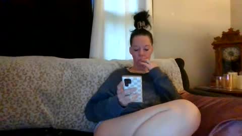 Snapshot of sidneyraee chatting on 06-08-26, 01:44 Mrs. St. Patrickk online show from 06-08-26, 01:44