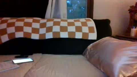 Snapshot of sidneyraee chatting on 06-11-26, 12:32 Mrs. St. Patrickk online show from 06-11-26, 12:32