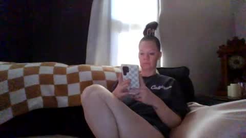 Snapshot of sidneyraee chatting on 06-12-26, 11:03 Mrs. St. Patrickk online show from 06-12-26, 11:03
