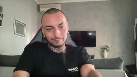 Snapshot of sidvicious23cm chatting on 10-30-25, 02:40 sidvicious23cm online show from 10-30-25, 02:40