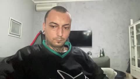 Snapshot of sidvicious23cm chatting on 01-15-26, 06:22 sidvicious23cm online show from 01-15-26, 06:22