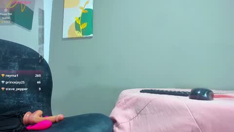 Snapshot of sienna_glow chatting on 12-13-25, 07:53 sienna_glow online show from 12-13-25, 07:53