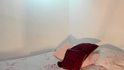 Snapshot of sienna_glow chatting on 05-23-26, 11:58 sienna_glow online show from 05-23-26, 11:58