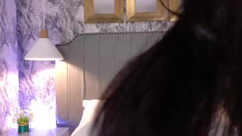 Camila Vargas online show from 10-08-25, 12:25