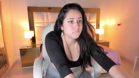 Sienna  online show from 11-07-25, 11:32