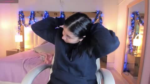 Sienna  online show from 12-05-25, 11:30