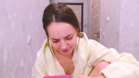 Snapshot of siennamia chatting on 05-15-26, 03:30 Sienna Mia online show from 05-15-26, 03:30