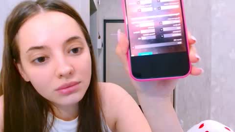 Snapshot of siennamia chatting on 05-16-26, 06:28 Sienna Mia online show from 05-16-26, 06:28