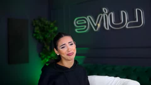 Sienna online show from 10-11-25, 10:36