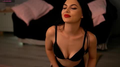 Maria online show from 10-15-25, 07:41