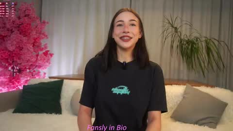 Snapshot of signehinz chatting on 10-12-25, 11:20 Eva online show from 10-12-25, 11:20