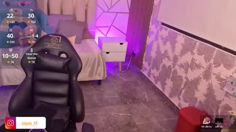 Siiam Tay online show from 10-31-25, 03:29