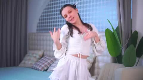 Snapshot of silk_riddle chatting on 03-24-26, 04:56 Sofia online show from 03-24-26, 04:56