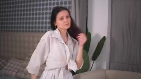 Snapshot of silk_riddle chatting on 03-25-26, 04:35 Sofia online show from 03-25-26, 04:35
