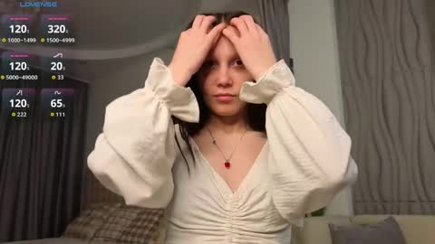 Snapshot of silk_riddle chatting on 04-17-26, 03:59 Sofia online show from 04-17-26, 03:59