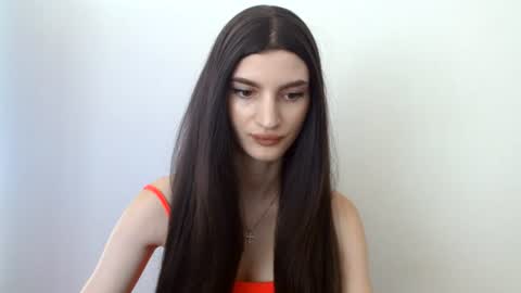 Snapshot of silkkisss chatting on 07-25-26, 09:18 Camilla online show from 07-25-26, 09:18