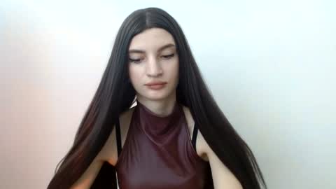 Snapshot of silkkisss chatting on 07-28-26, 07:04 Camilla online show from 07-28-26, 07:04