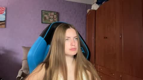 Erica online show from 05-20-26, 07:36
