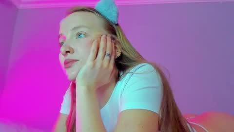 Mila online show from 10-23-25, 08:02