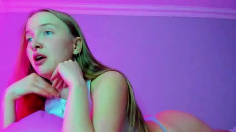 Mila online show from 12-04-25, 07:39