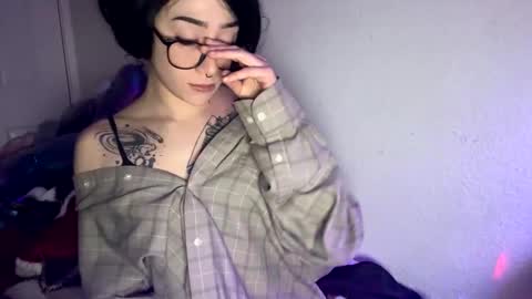 Snapshot of silkymommi chatting on 01-31-25, 09:59 SweettHoney online show from 01-31-25, 09:59