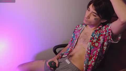 Snapshot of silly_cybin chatting on 02-05-25, 11:02 cybin online show from 02-05-25, 11:02