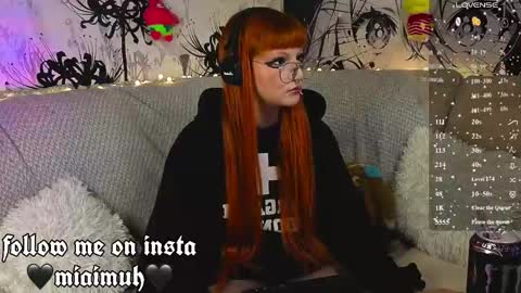 Mia online show from 06-04-26, 08:37