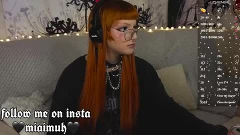 Mia online show from 06-08-26, 09:26