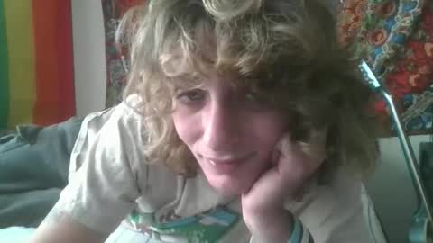 Hailey online show from 11-04-25, 02:38