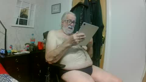 sillyoldman45221063 online show from 07-25-26, 09:56