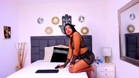 Silvanadelatorre online show from 05-27-26, 12:02