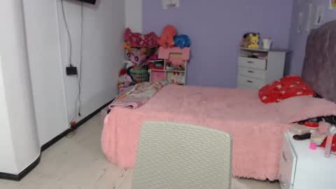 Snapshot of silvanaroberts_ chatting on 01-29-25, 11:14 Rouse online show from 01-29-25, 11:14