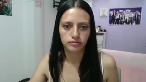 Snapshot of silvanaroberts_ chatting on 02-21-25, 06:59 Rouse online show from 02-21-25, 06:59