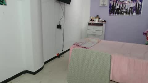 Snapshot of silvanaroberts_ chatting on 03-07-25, 09:48 Rouse online show from 03-07-25, 09:48