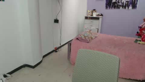 Snapshot of silvanaroberts_ chatting on 03-11-25, 03:45 Rouse online show from 03-11-25, 03:45