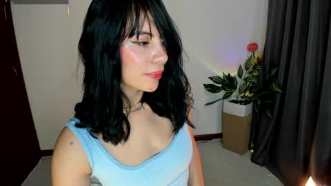 Snapshot of silvanna_moore chatting on 05-29-26, 09:35 Silvanna online show from 05-29-26, 09:35