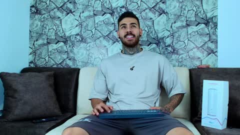 Snapshot of silvano_torrez chatting on 12-14-24, 06:30 silavno online show from 12-14-24, 06:30