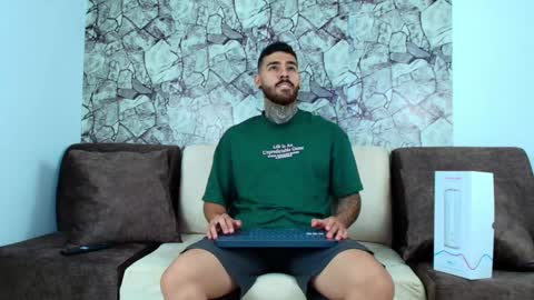 Snapshot of silvano_torrez chatting on 12-24-24, 10:17 silavno online show from 12-24-24, 10:17