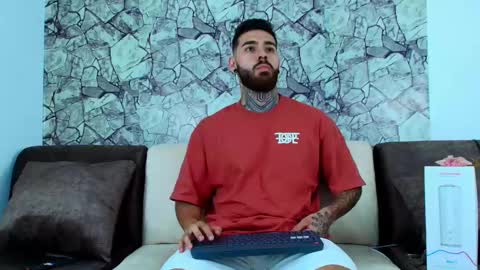 Snapshot of silvano_torrez chatting on 01-26-25, 08:34 silavno online show from 01-26-25, 08:34