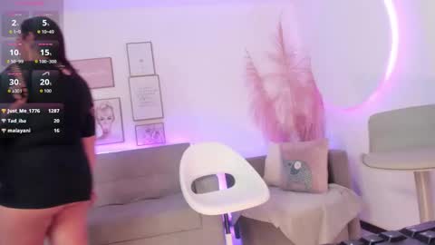 Snapshot of silvia_lane chatting on 12-14-25, 10:31 Silvia online show from 12-14-25, 10:31