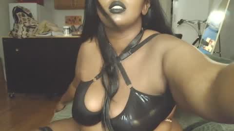 Snapshot of siminfox chatting on 09-18-25, 12:23 Simin Fox online show from 09-18-25, 12:23