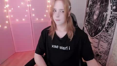 Snapshot of simochka_ chatting on 06-25-26, 04:45 Simochka online show from 06-25-26, 04:45